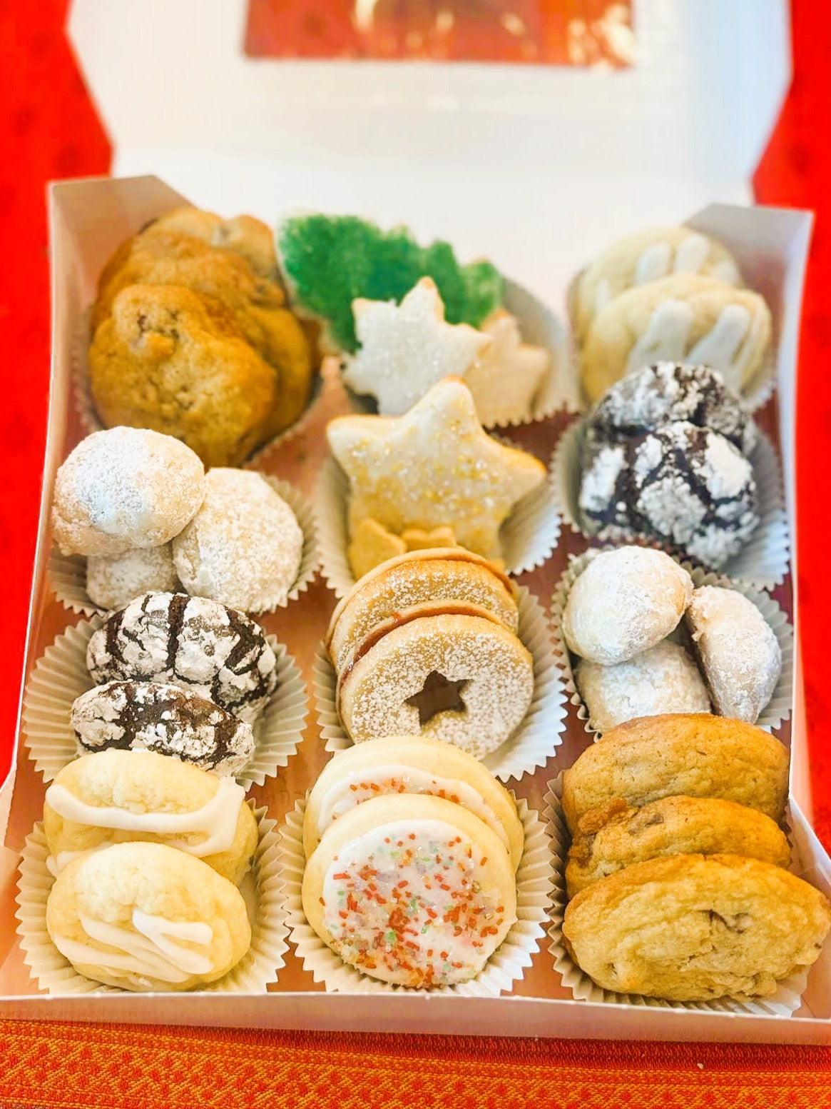 HOLIDAY COOKIE BOX